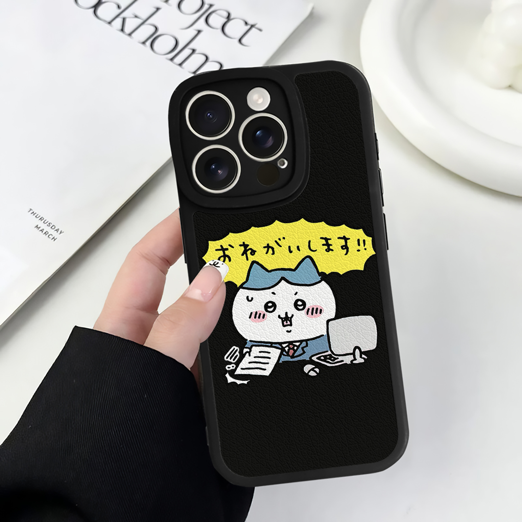 （画像用） ちいかわ ハチワレ Chii-kawa hachiware 【iPhone 16シリーズ対応】シリコンスマホケース（レザー調） 材質：シリコン